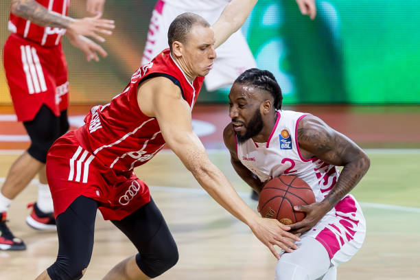 内线优势的 内线优势的